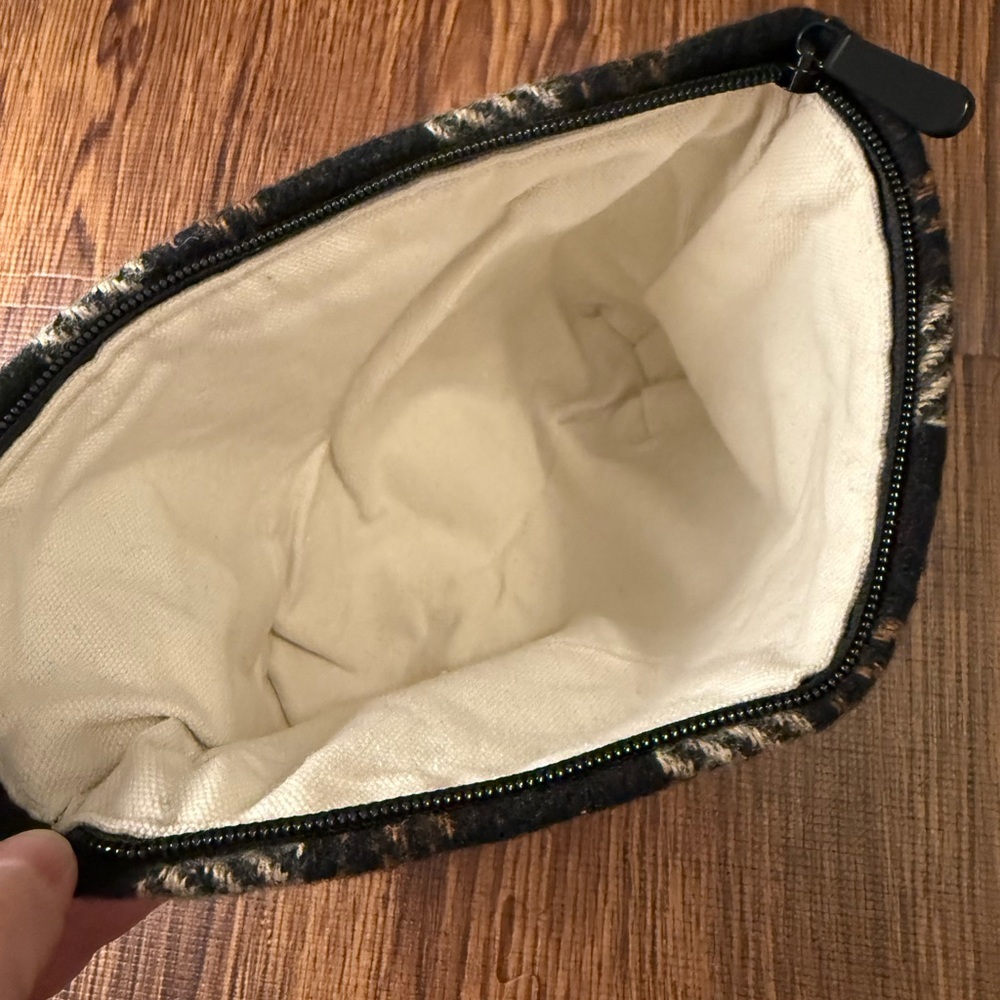 Assorted Pouches - Perfect for Essentials - Picture 12 of 16